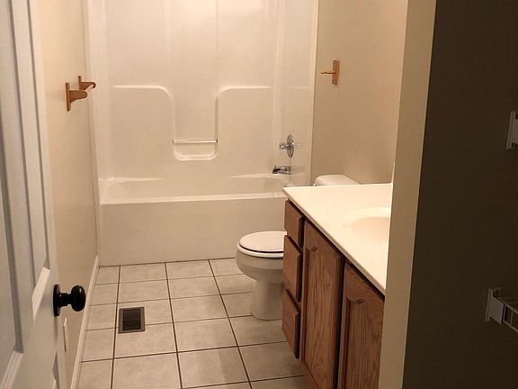 5th image of 653 Silver Fox Ct