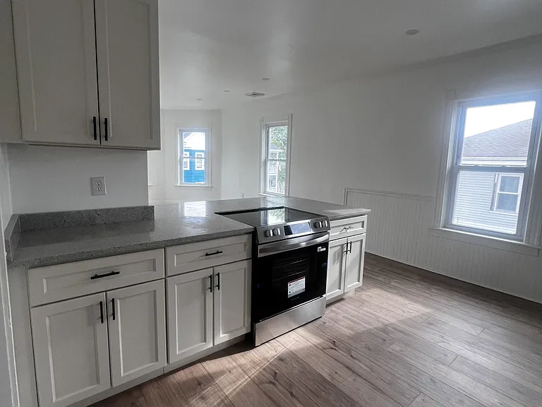19 Reeves St #2 — Photo 11