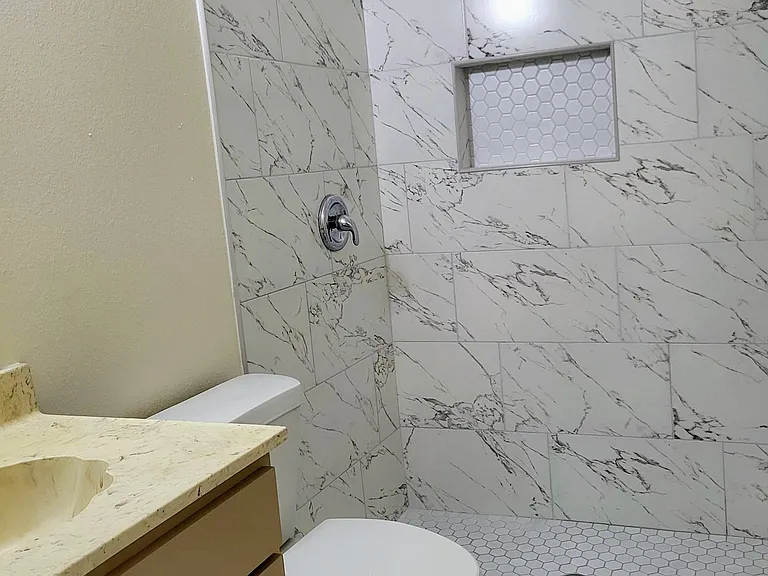 2613 Carnation Ave — Photo 5