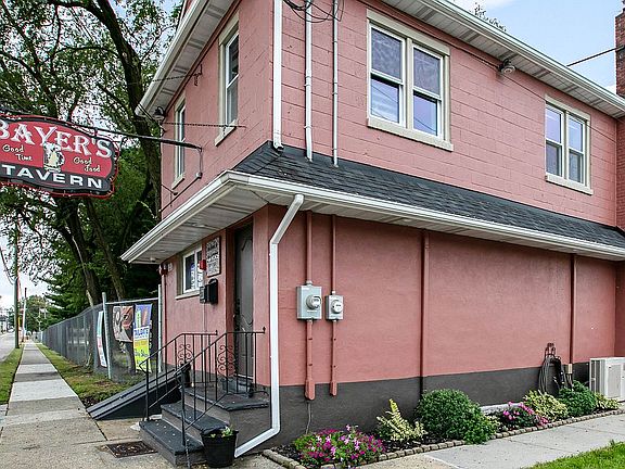 3rd image of 500 Jersey Ave