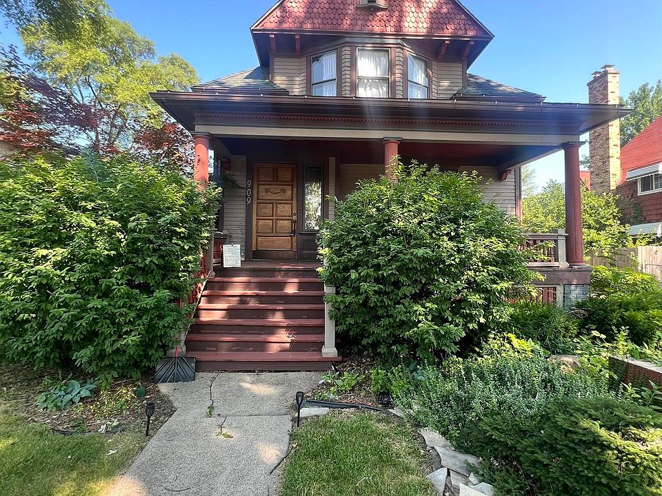 1st image of 909 S Michigan Ave