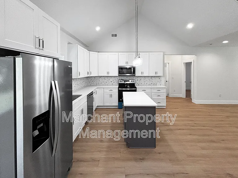 7 20th St — Photo 9