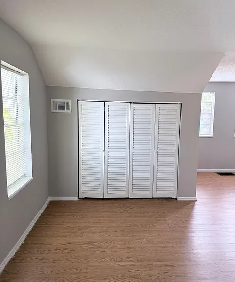 110 Kingston Ave — Photo 17