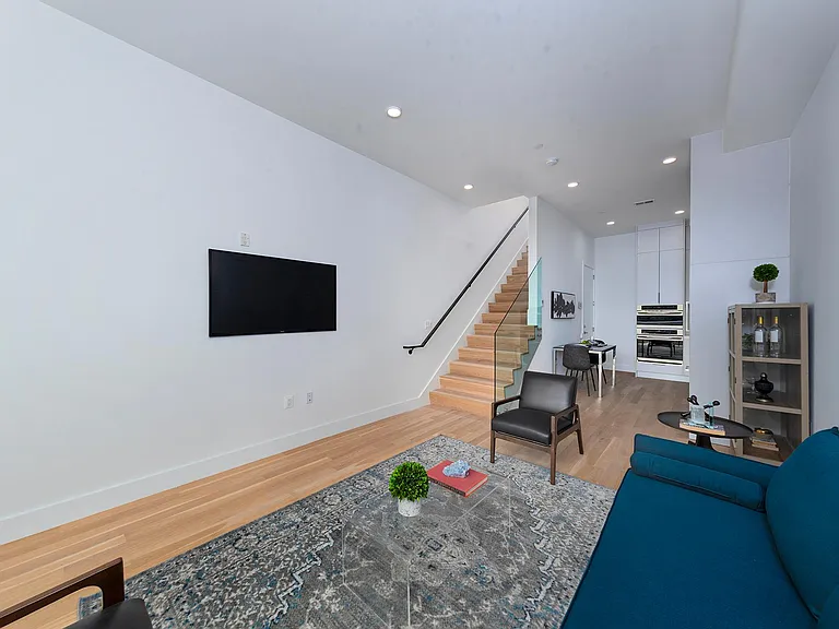 2243 12th St NW #9 — Photo 5