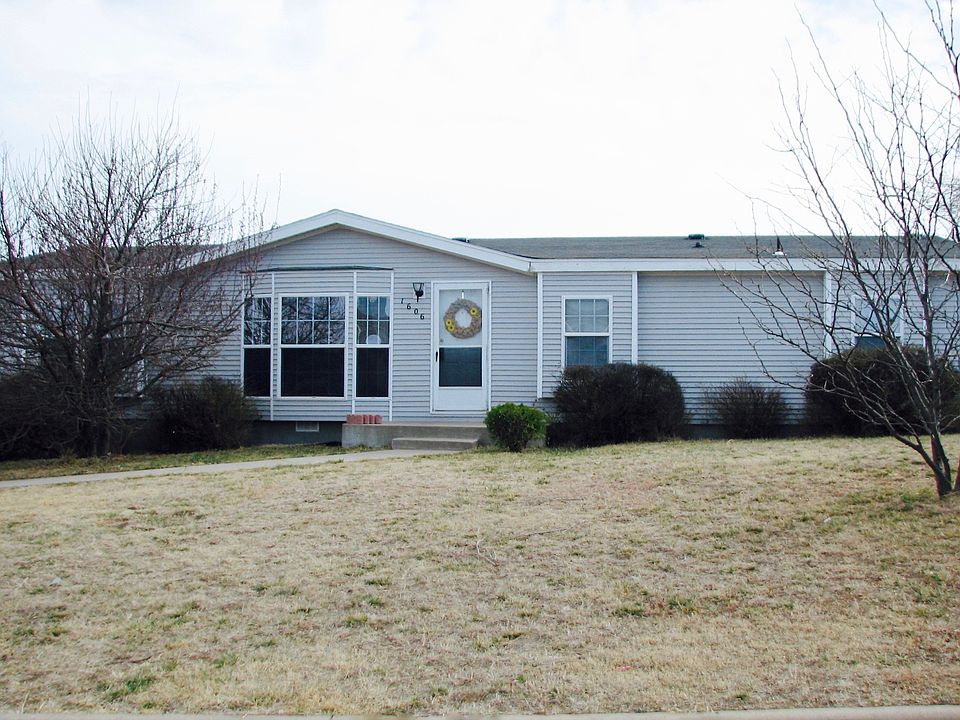 1st image of 1606 Mulberry Cir