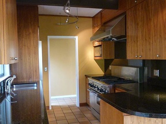 5th image of 11 Sierra Ct