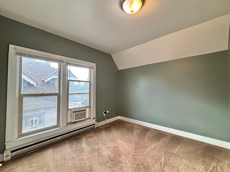 1122 W Augusta Ave #1 — Photo 3