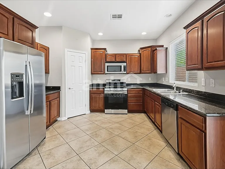 4408 Carrier Dove Ave — Photo 3