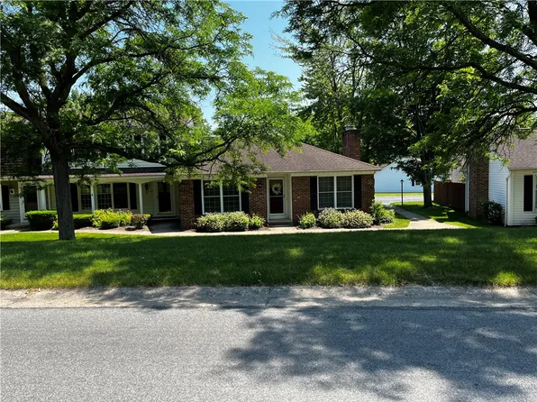 50 New Wickham Dr, Penfield, NY 14526