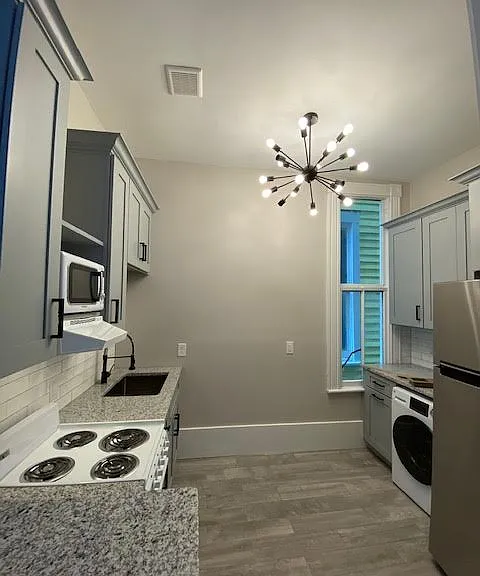 313 W Hall St #B — Photo 8