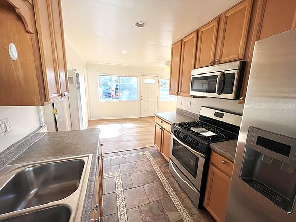 5th image of 315 Lado De Loma Dr #B