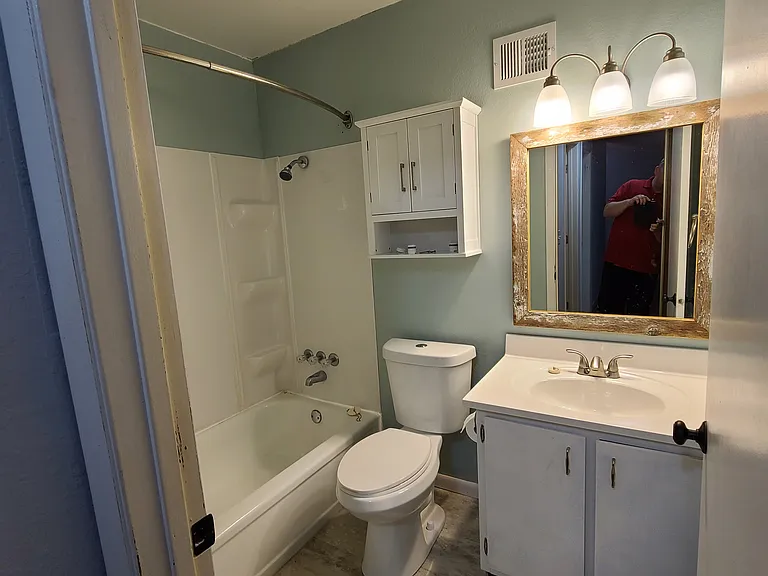 This photo is from when this unit was rented in 2021. This is the upstairs bathroom