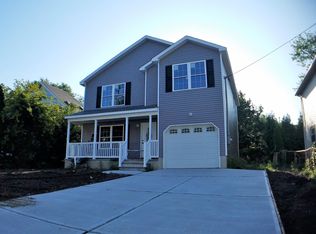 80 Woodland Dr, Keyport, NJ 07735