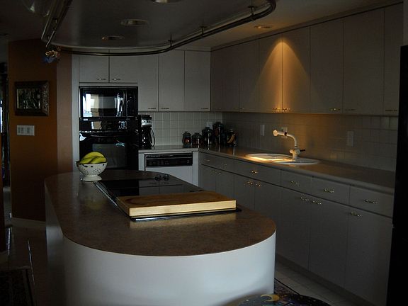 5th image of 34452 Jefferson Ave APT 31