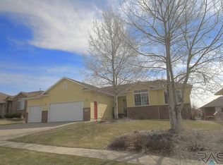 805 W Quail Creek Cir, Sioux Falls, SD 57108