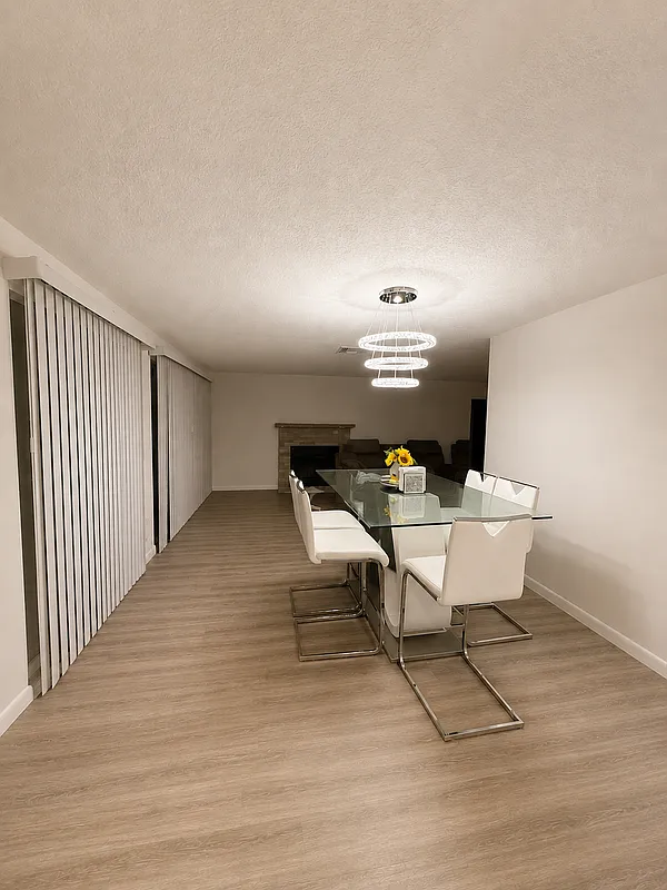 3 bed, 2.0 bath, 1732 sqft, $2,695 — Photo 4