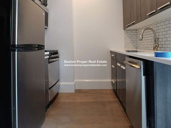 11 Queensberry St. #36 Boston - Fenway Unit Photo 2 (1)