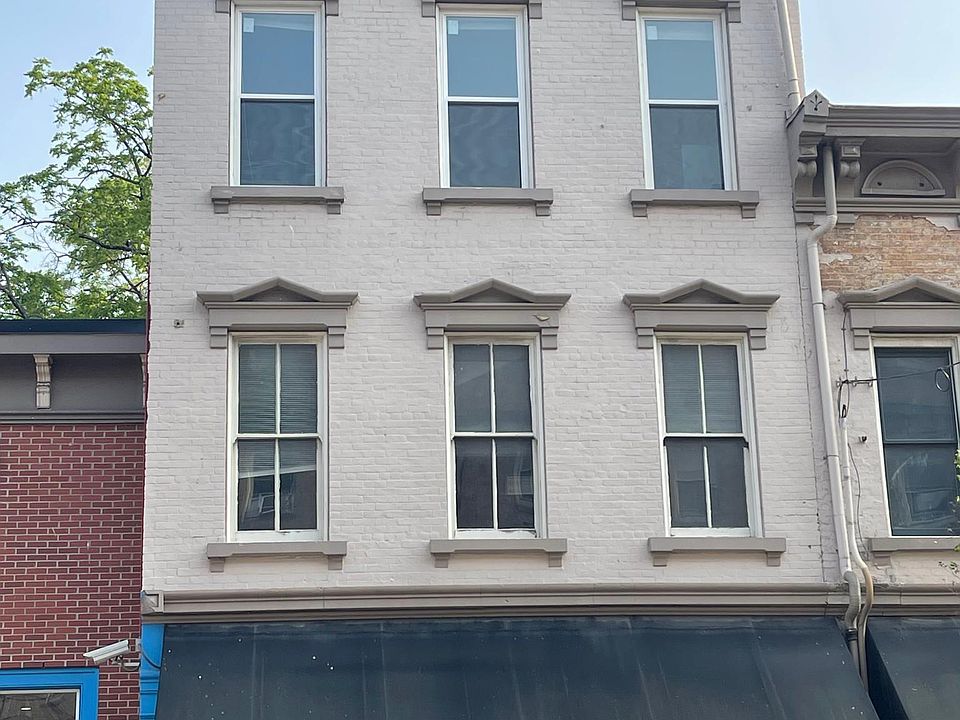 1st image of 1013 E McMillan St #3