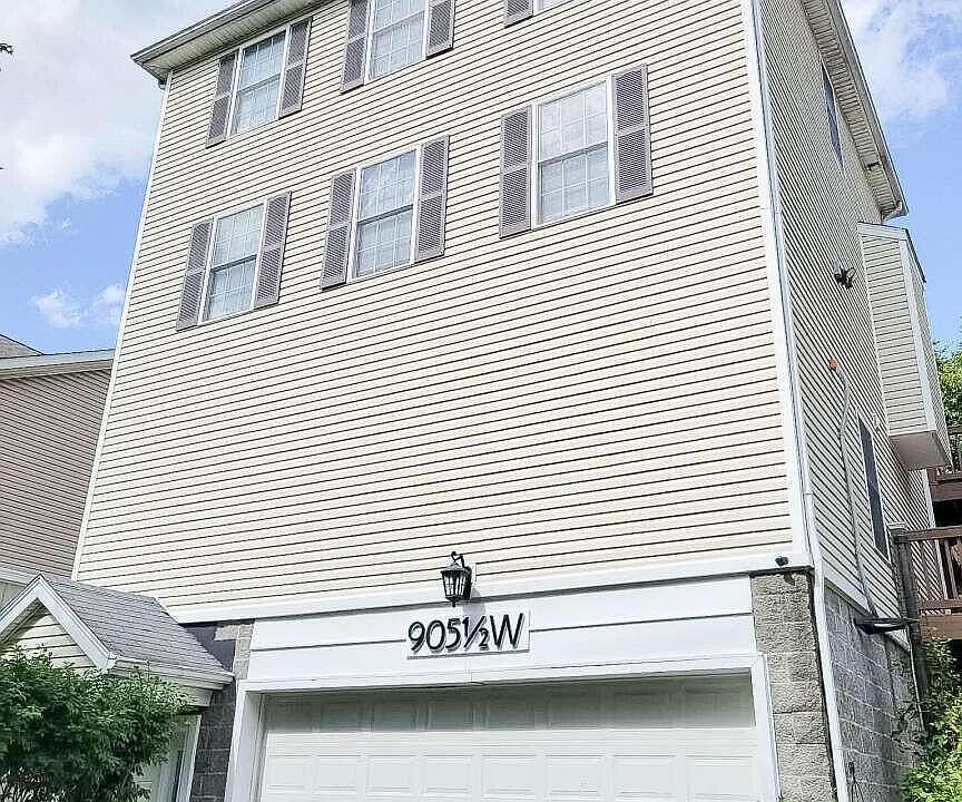 1st image of 905 1/2 W Riverside Dr