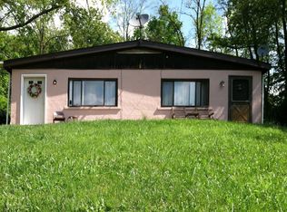 102 Rolling Rock Rd, Houston, PA 15342