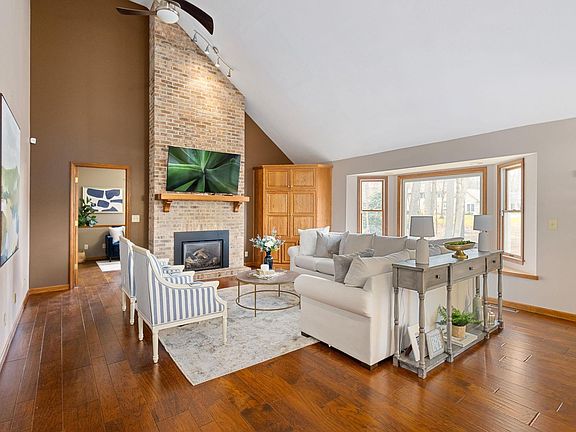 2nd image of 51630 Pebble Brooke Dr