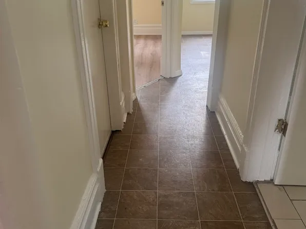 239 Bayview Avenue image 16 of 20