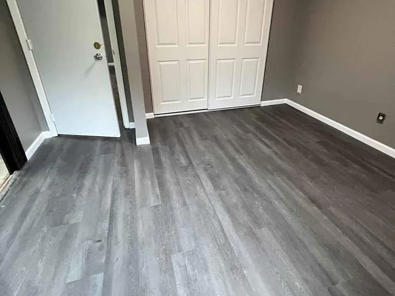 818 Logan Ave N — Photo 2
