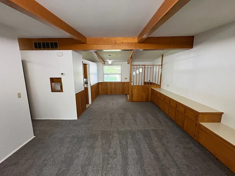 632 Eastborough Ln — Photo 6