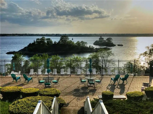 43 Bullocks Point Ave APT 4A, Riverside, RI 02915