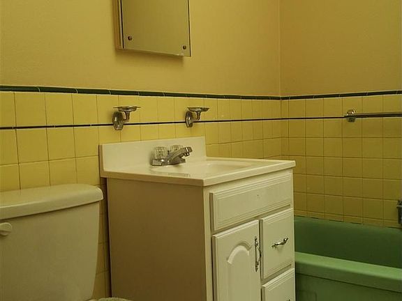 5th image of 1222 Hawes St