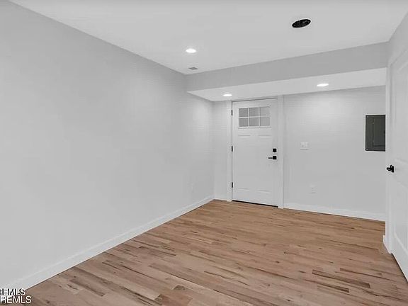 4th image of 515 Arnold Ave #2