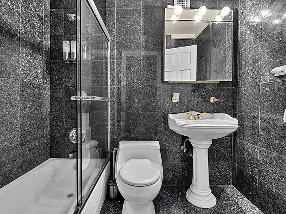 5th image of 400 E 52nd St APT 2B