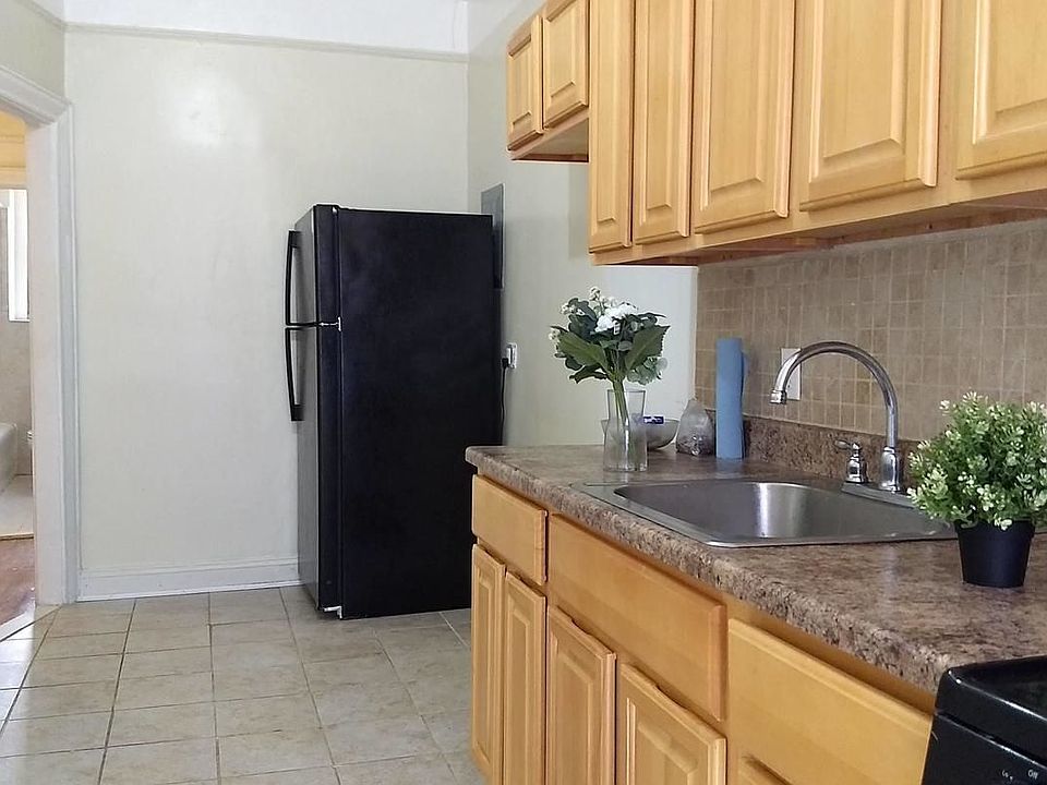 1st image of 4109 9th Ave #32