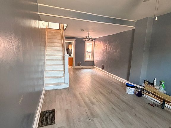 5th image of 812 Muhlenberg St