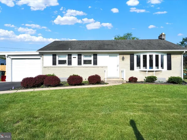 318 Lyndhurst Rd, York, PA 17402