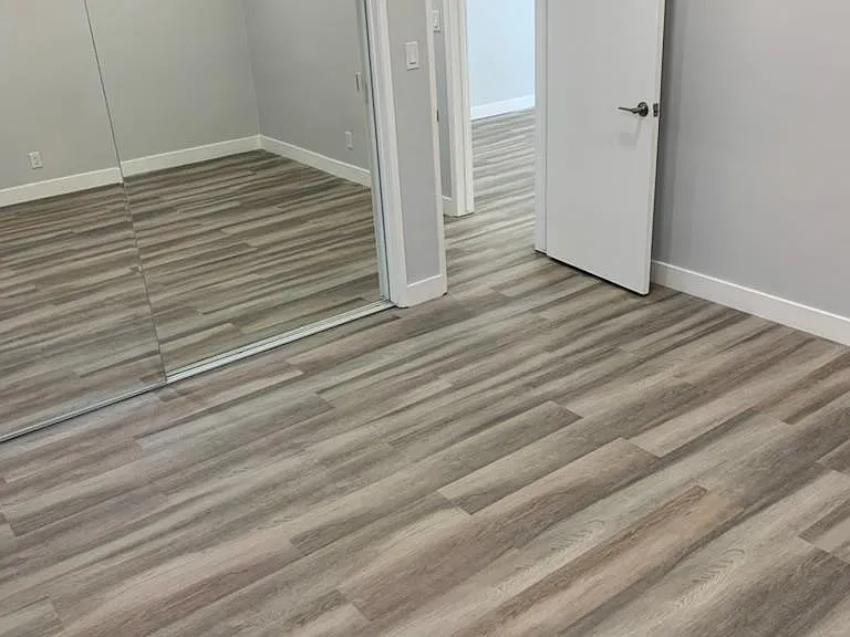 420 W Queen St #2 — Photo 6