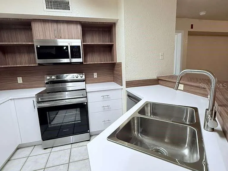 832 Camargo Way #105 — Photo 8