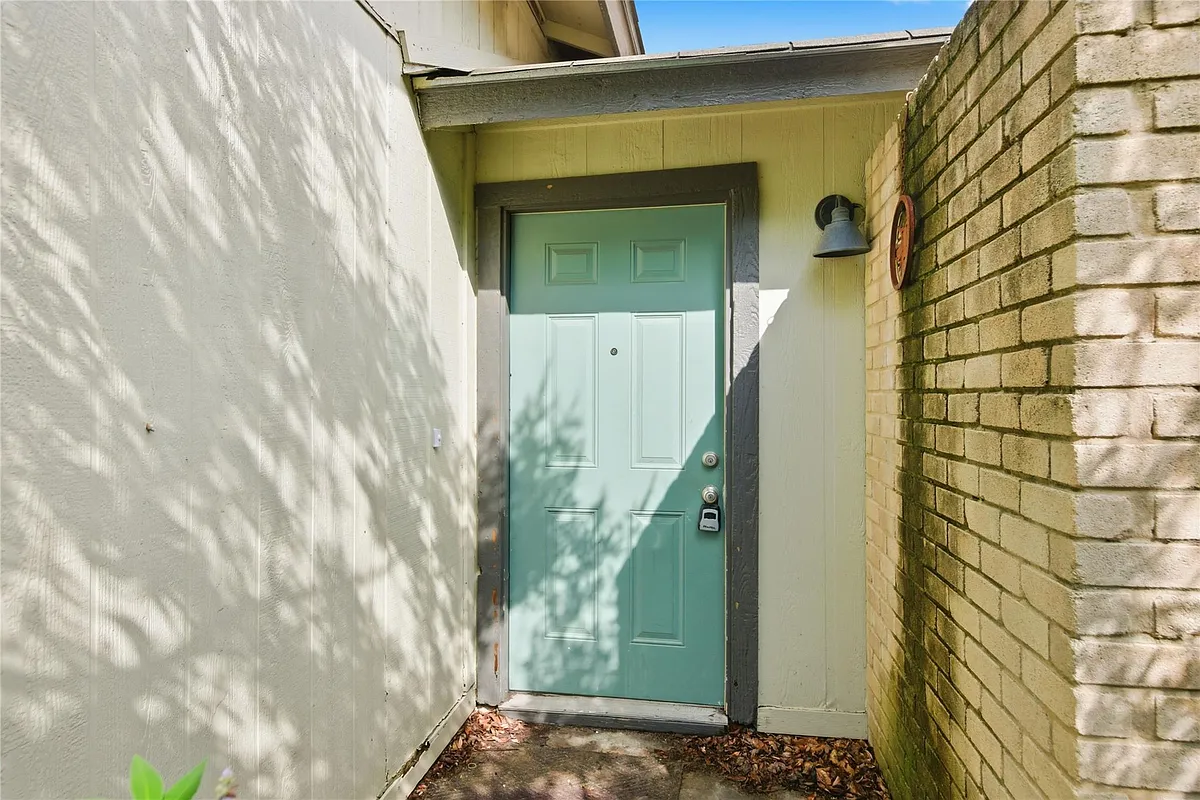 Building Photo - 2412 Burleson Ct #A
