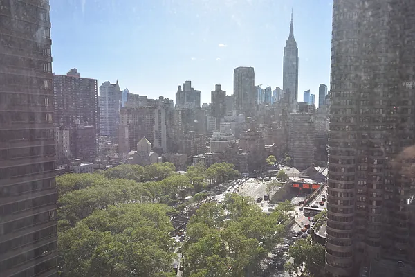 Rented by Luxury Habitat | media 50