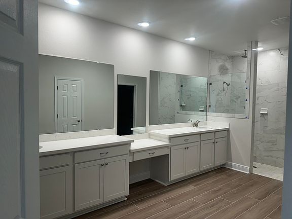 5th image of 943 Coastal Breeze Dr