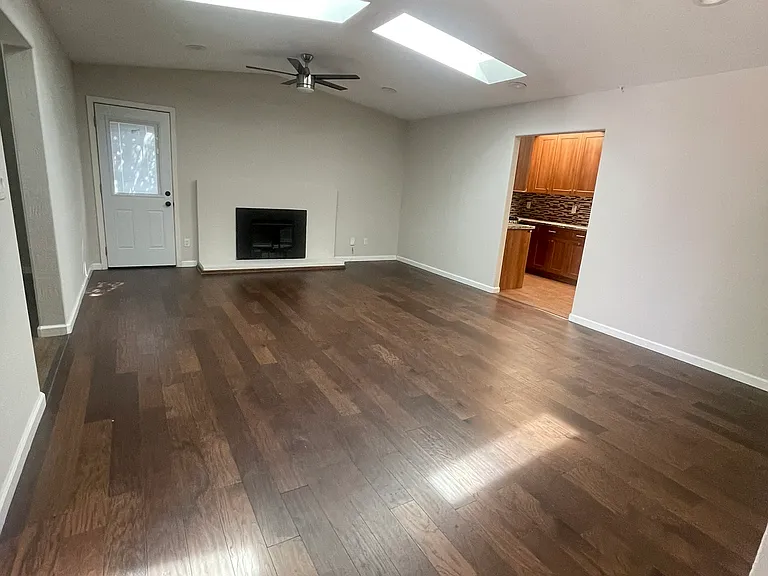 1866 Orange Grove Dr — Photo 5