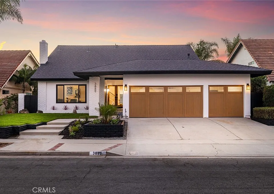 3889 Humboldt Dr
