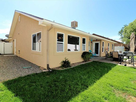 3rd image of 3008 Oakwood Dr