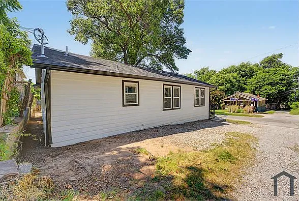 209 N Xenophon Ave #A — Photo 13