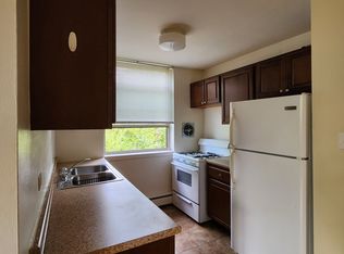 830 Crain St APT 3E, Evanston, IL 60202