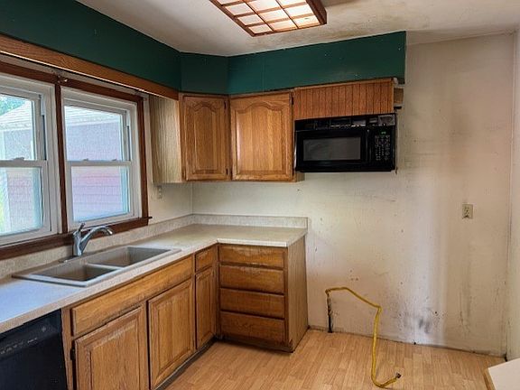 4th image of 224 Meadow Ln