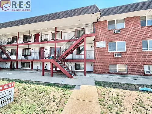 1080 S Eliot St #204 Photo 1