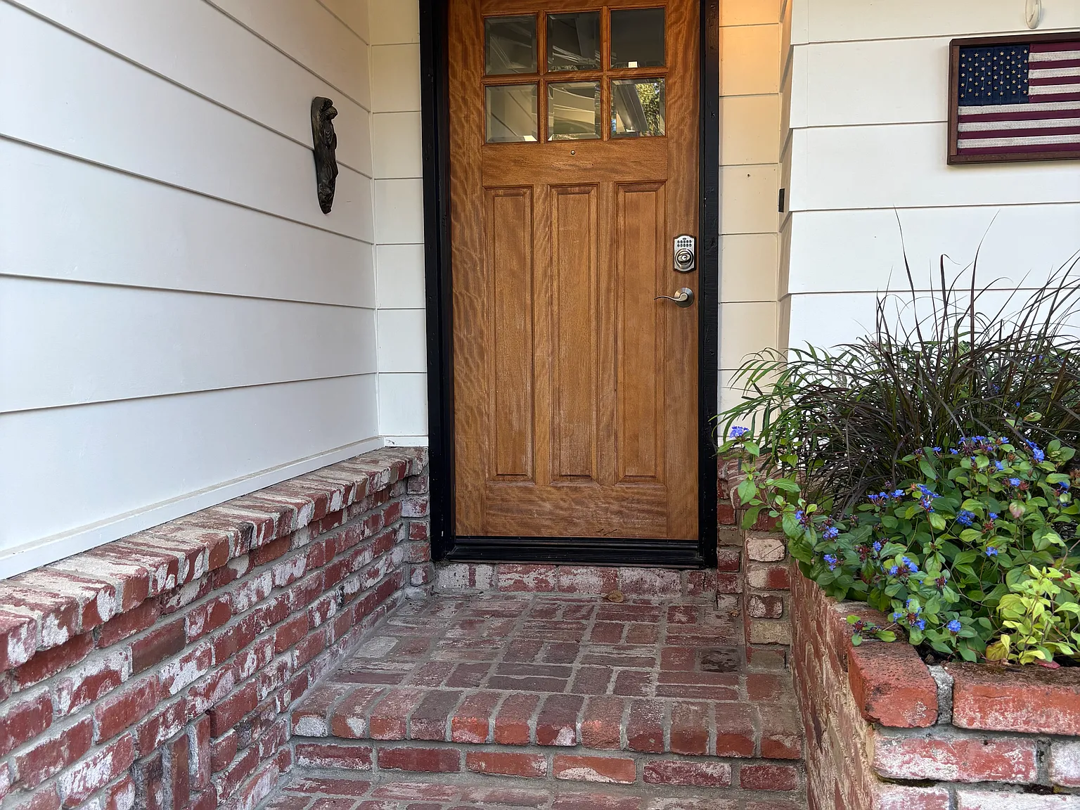 4 bed, 2.5 bath, 1700 sqft, $4,100 — Photo 2