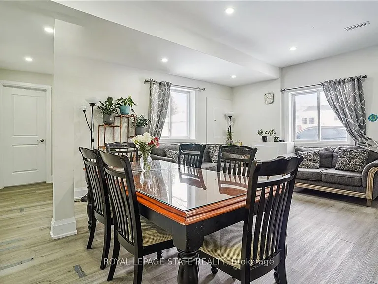 251R King St E — Photo 5