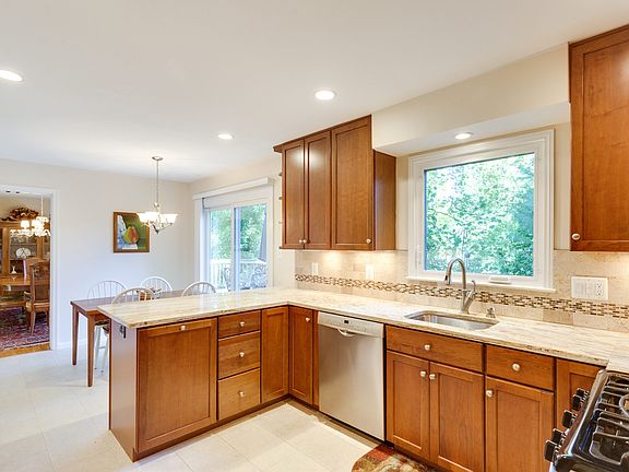 5th image of 5001 Dulce Ct